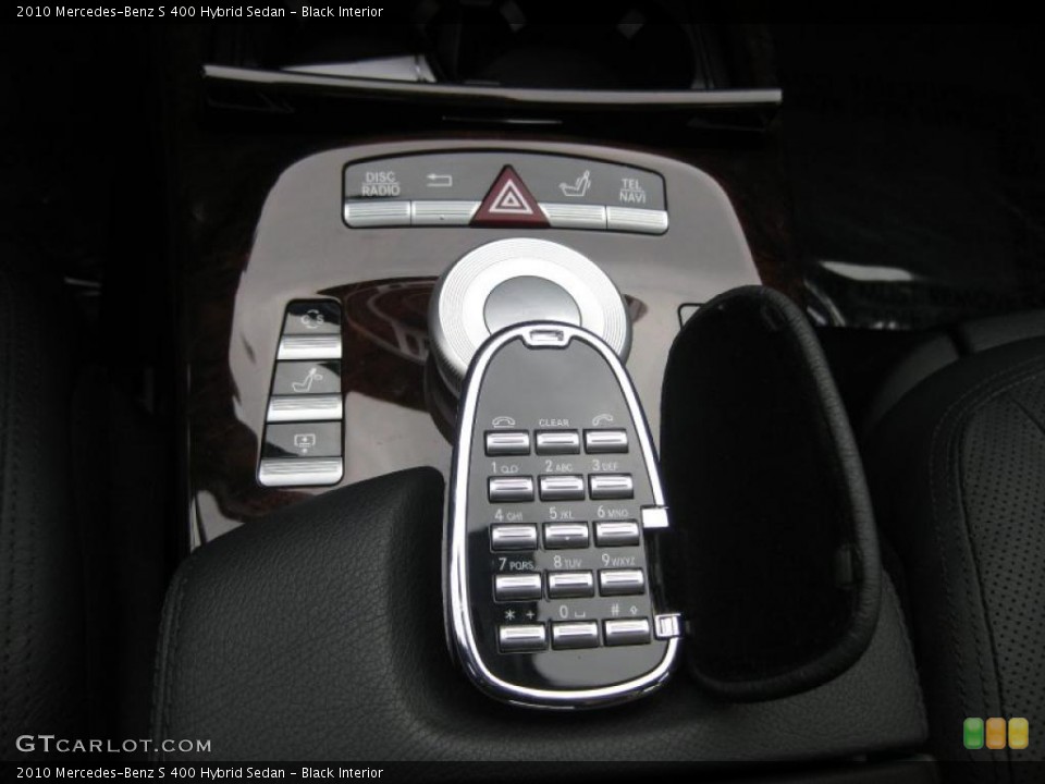 Black Interior Controls for the 2010 Mercedes-Benz S 400 Hybrid Sedan #38500907