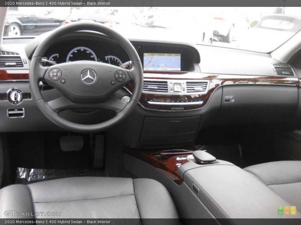 Black Interior Dashboard for the 2010 Mercedes-Benz S 400 Hybrid Sedan #38501047