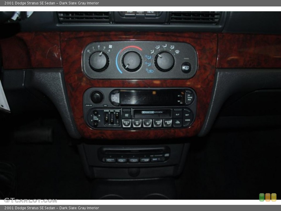 Dark Slate Gray Interior Controls for the 2001 Dodge Stratus SE Sedan #38504679