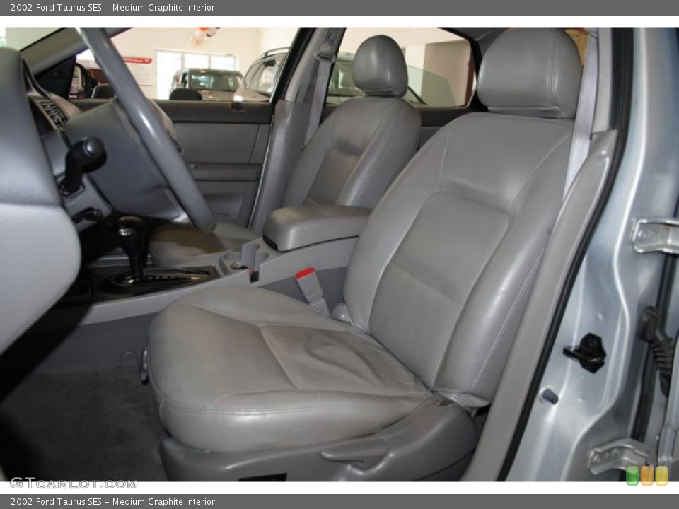 Medium Graphite Interior Photo for the 2002 Ford Taurus SES #38505203