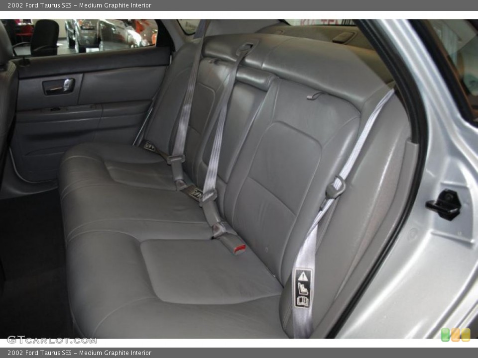 Medium Graphite Interior Photo for the 2002 Ford Taurus SES #38505235