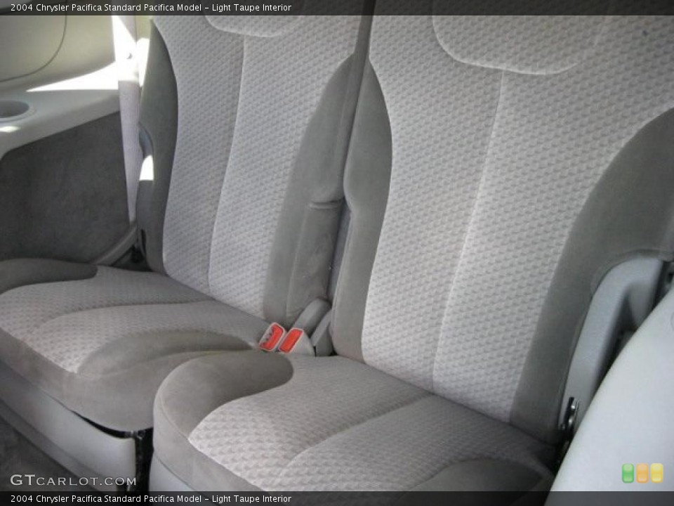 Light Taupe Interior Photo for the 2004 Chrysler Pacifica  #38508323