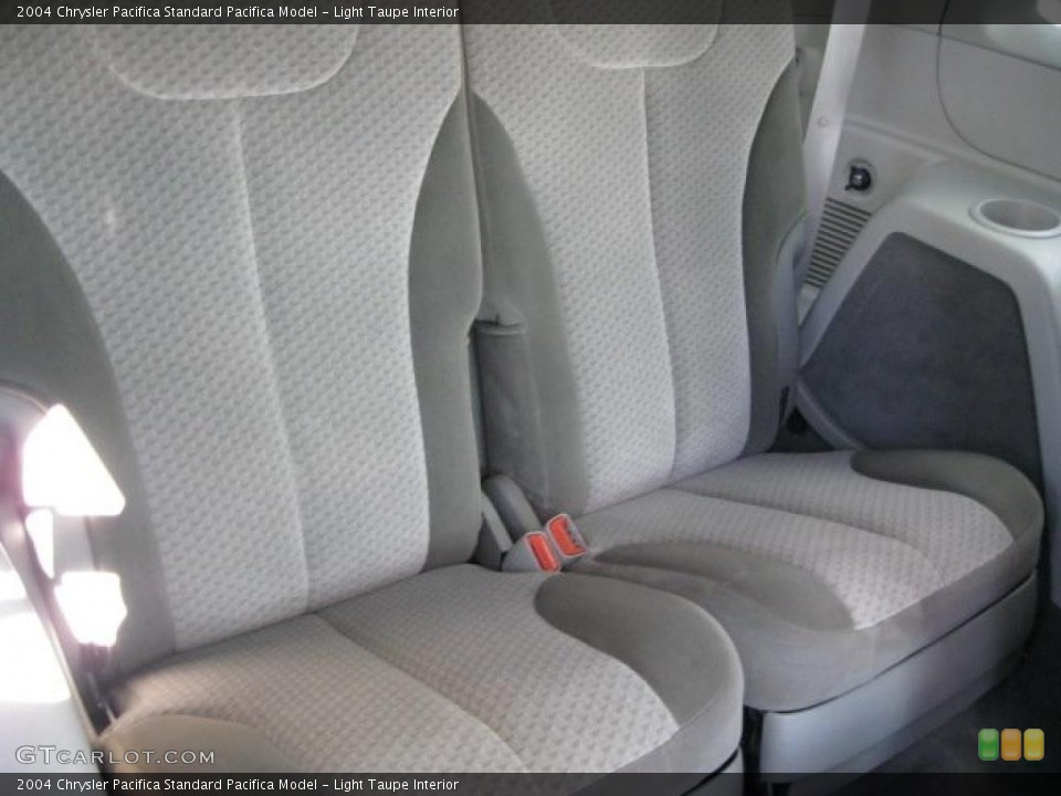 Light Taupe Interior Photo for the 2004 Chrysler Pacifica  #38508331