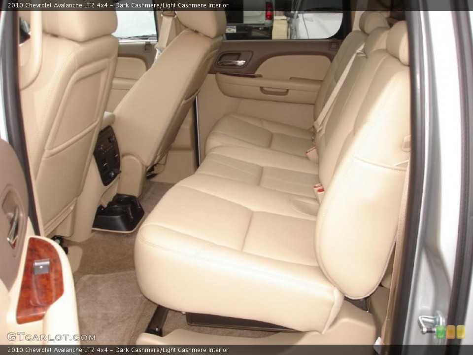 Dark Cashmere/Light Cashmere Interior Photo for the 2010 Chevrolet Avalanche LTZ 4x4 #38508899