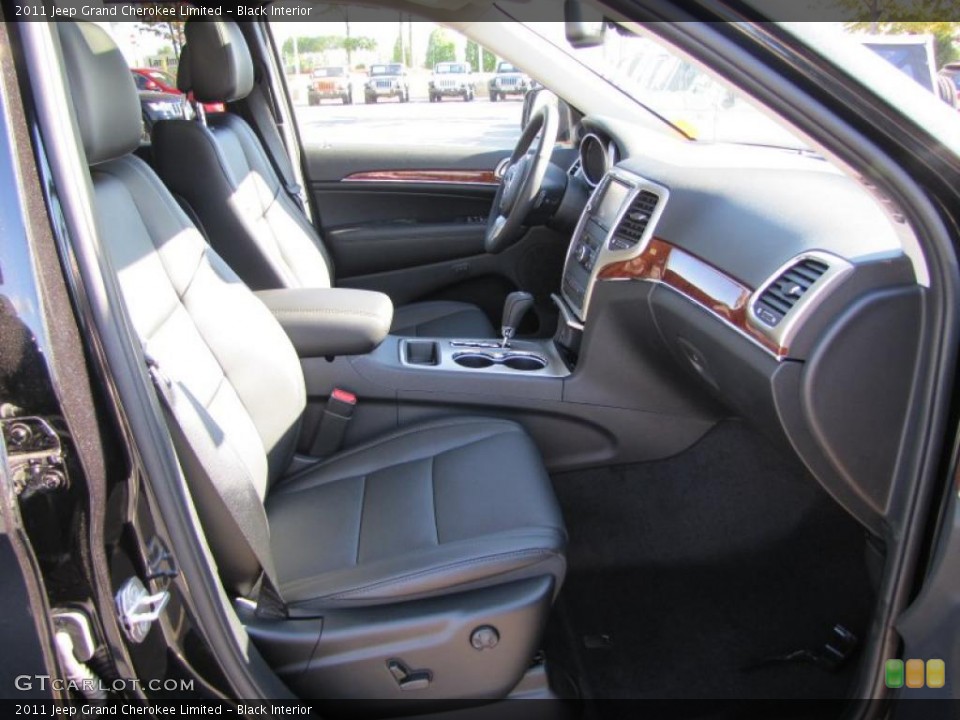Black Interior Photo for the 2011 Jeep Grand Cherokee Limited #38515963