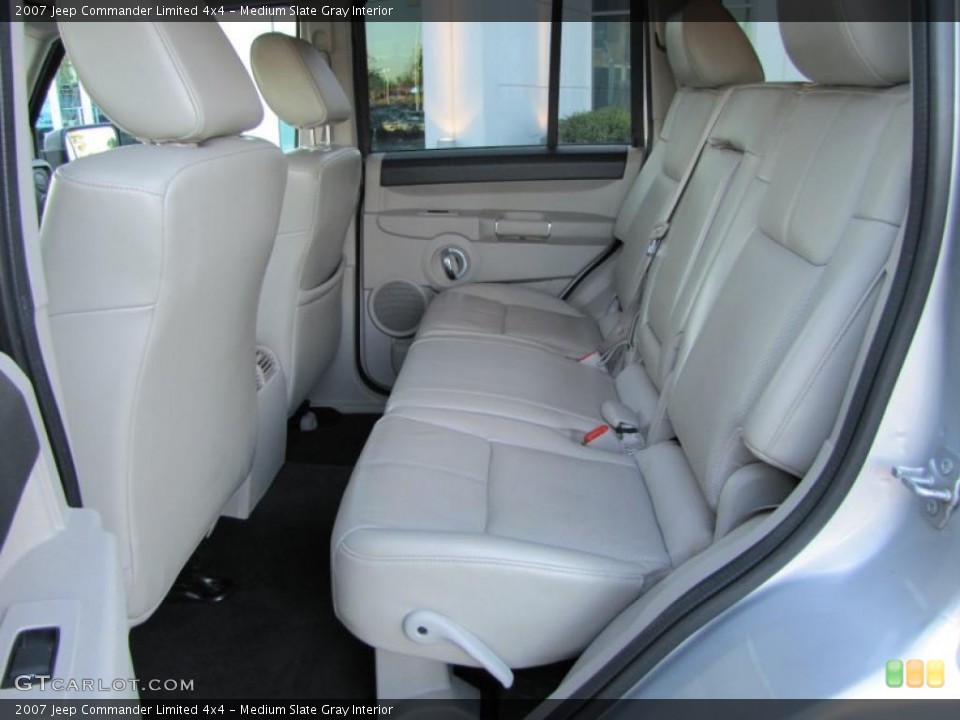Medium Slate Gray Interior Photo for the 2007 Jeep Commander Limited 4x4 #38519547