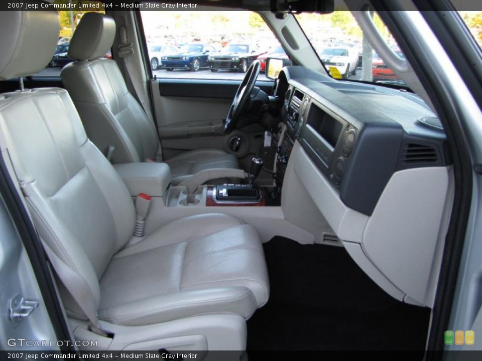 Medium Slate Gray Interior Photo for the 2007 Jeep Commander Limited 4x4 #38519703