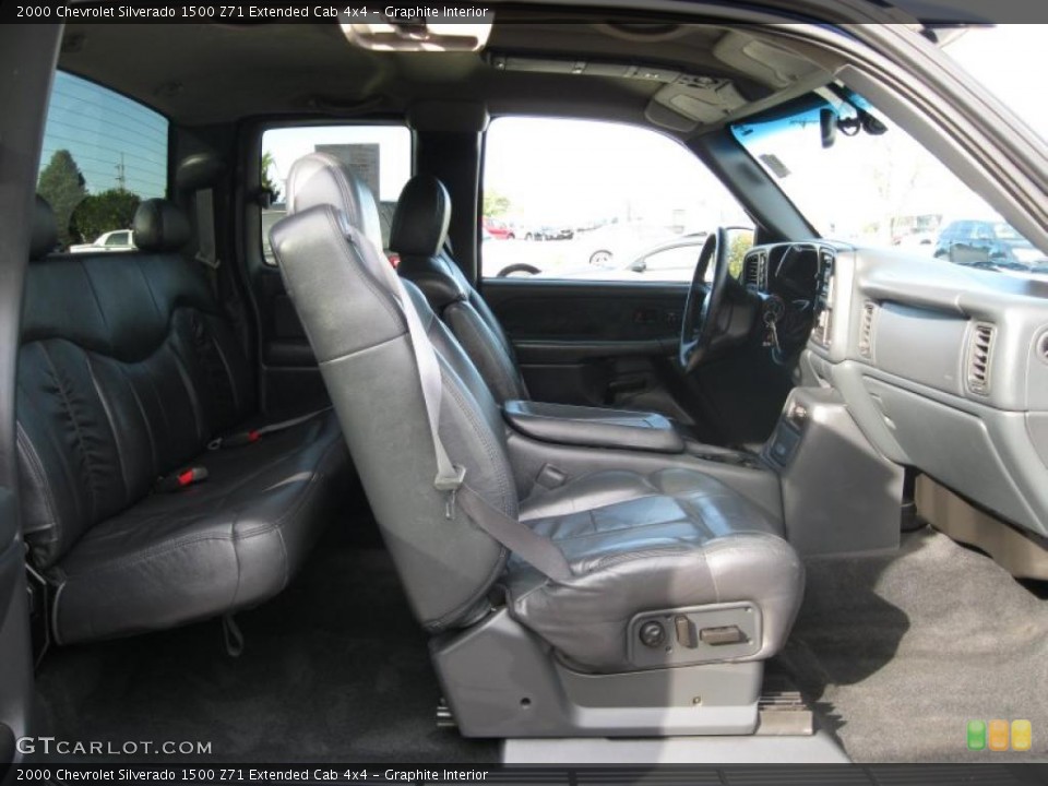 Graphite Interior Photo for the 2000 Chevrolet Silverado 1500 Z71 Extended Cab 4x4 #38528735