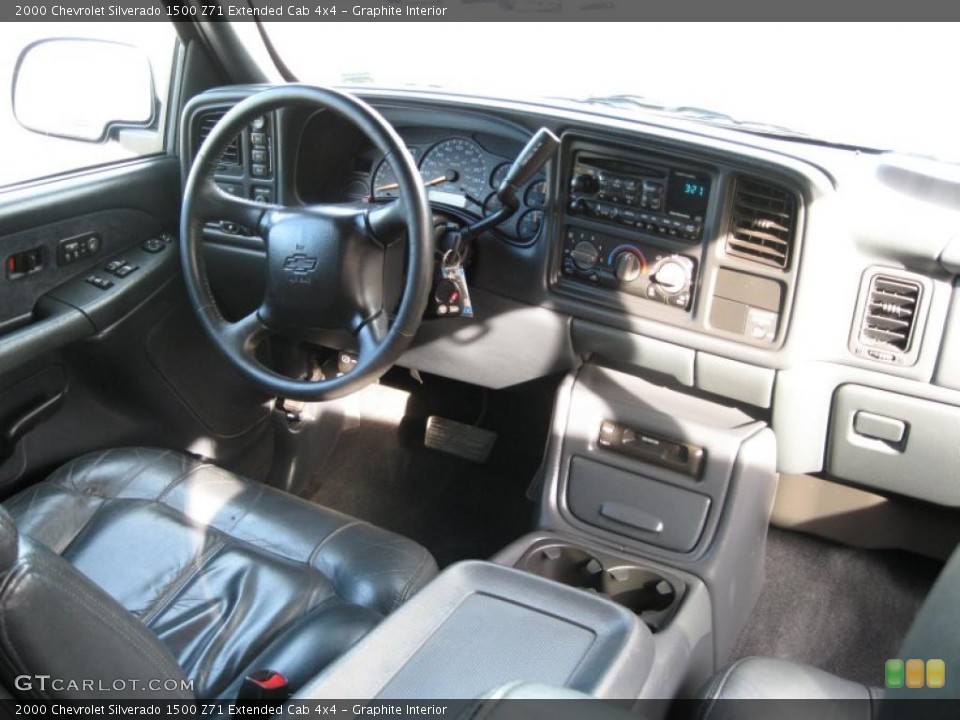 Graphite Interior Dashboard for the 2000 Chevrolet Silverado 1500 Z71 Extended Cab 4x4 #38528751