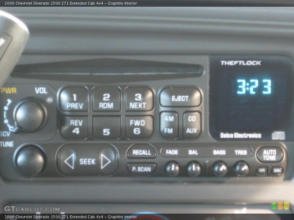 Graphite Interior Controls for the 2000 Chevrolet Silverado 1500 Z71 Extended Cab 4x4 #38528767