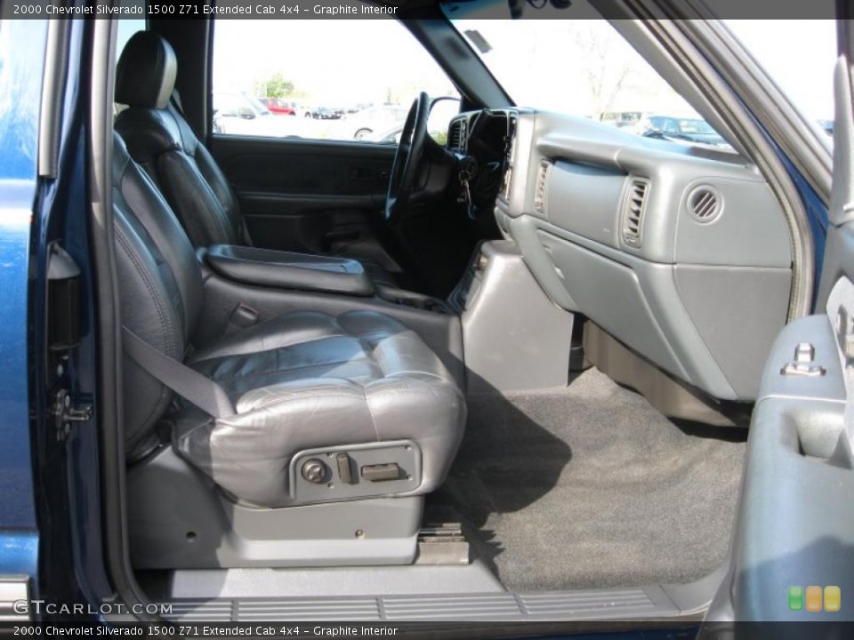 Graphite Interior Photo for the 2000 Chevrolet Silverado 1500 Z71 Extended Cab 4x4 #38528927