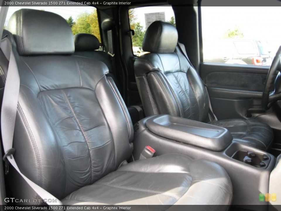 Graphite Interior Photo for the 2000 Chevrolet Silverado 1500 Z71 Extended Cab 4x4 #38528983