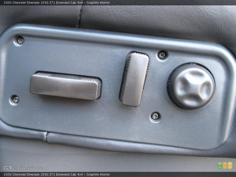 Graphite Interior Controls for the 2000 Chevrolet Silverado 1500 Z71 Extended Cab 4x4 #38529139