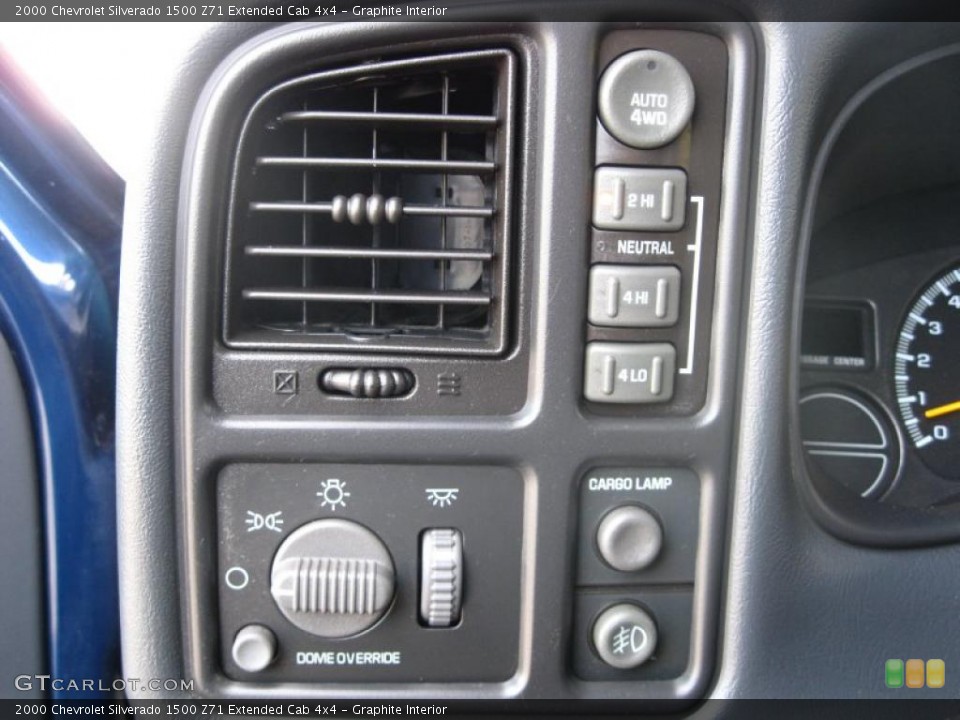Graphite Interior Controls for the 2000 Chevrolet Silverado 1500 Z71 Extended Cab 4x4 #38529155