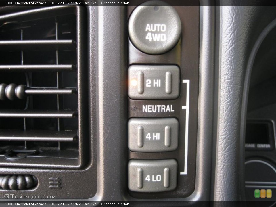 Graphite Interior Controls for the 2000 Chevrolet Silverado 1500 Z71 Extended Cab 4x4 #38529171