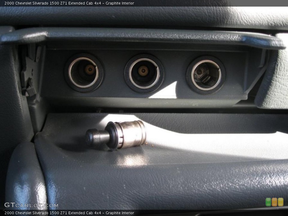 Graphite Interior Controls for the 2000 Chevrolet Silverado 1500 Z71 Extended Cab 4x4 #38529187