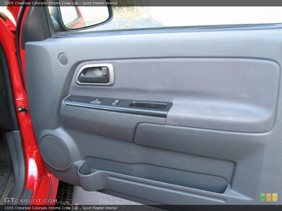 Sport Pewter Interior Door Panel for the 2005 Chevrolet Colorado Xtreme Crew Cab #38533639