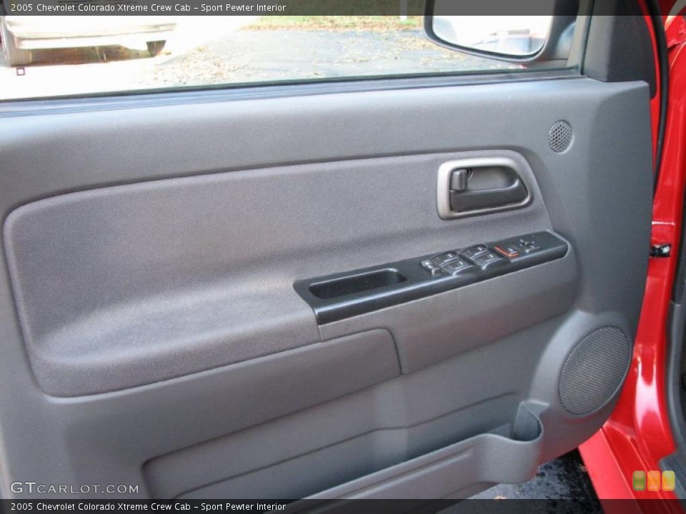 Sport Pewter Interior Door Panel for the 2005 Chevrolet Colorado Xtreme Crew Cab #38533739