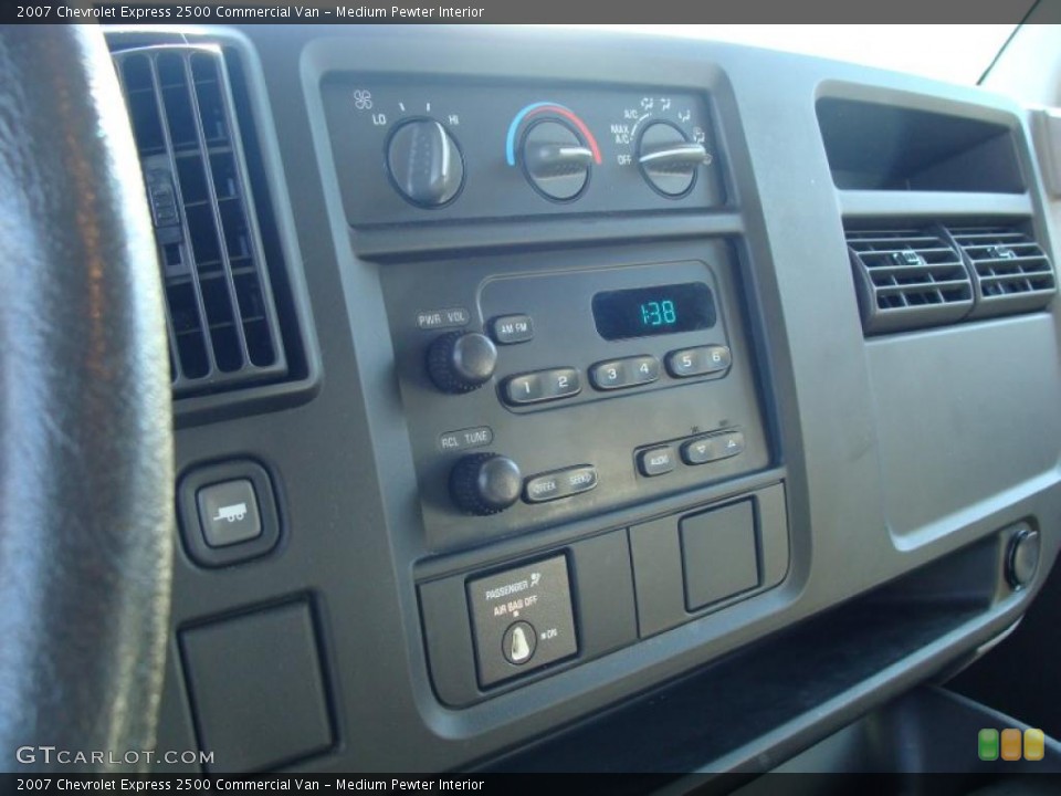 Medium Pewter Interior Controls for the 2007 Chevrolet Express 2500 Commercial Van #38534847