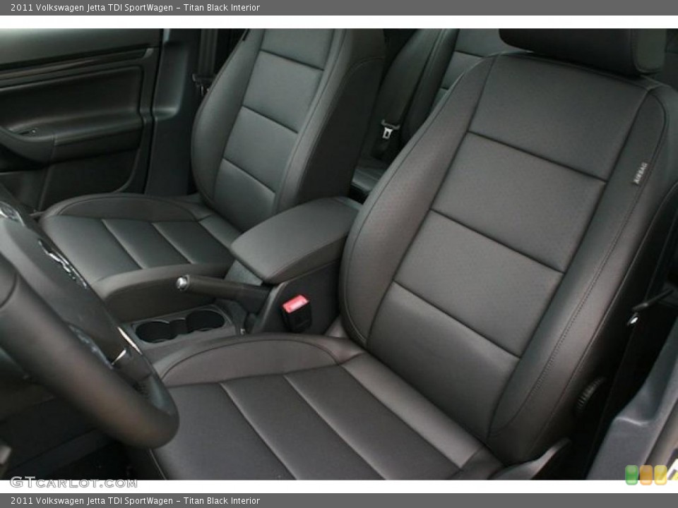 Titan Black Interior Photo for the 2011 Volkswagen Jetta TDI SportWagen #38545795