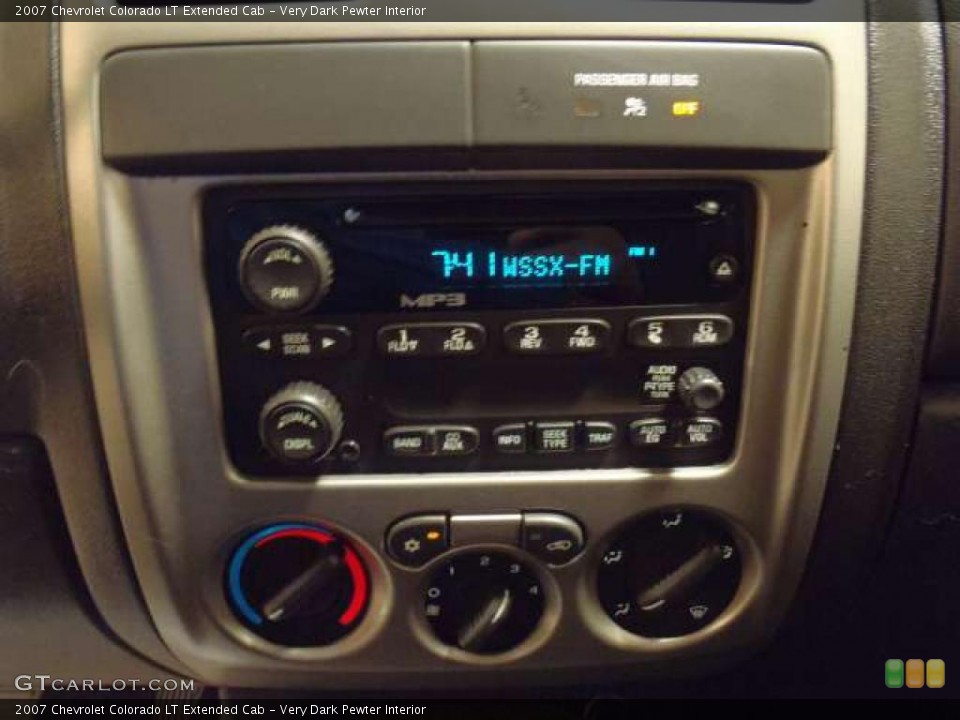 Very Dark Pewter Interior Controls for the 2007 Chevrolet Colorado LT Extended Cab #38551157