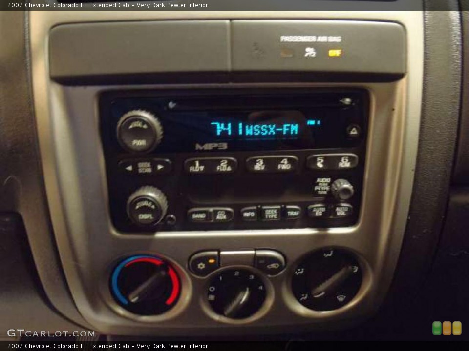 Very Dark Pewter Interior Controls for the 2007 Chevrolet Colorado LT Extended Cab #38551157