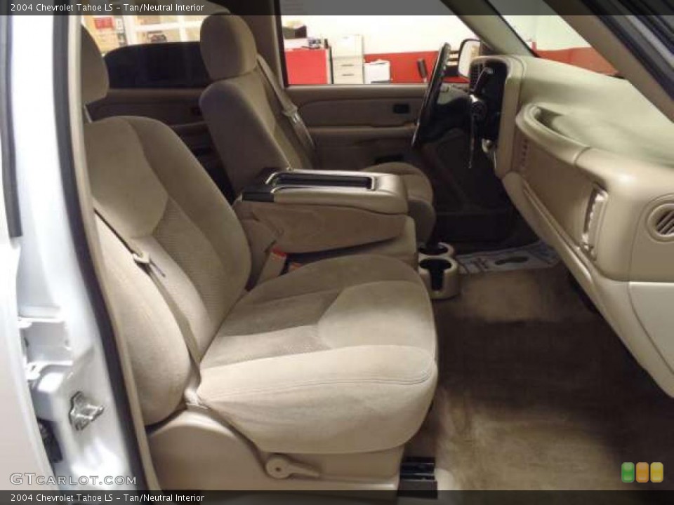 Tan/Neutral Interior Photo for the 2004 Chevrolet Tahoe LS #38551729
