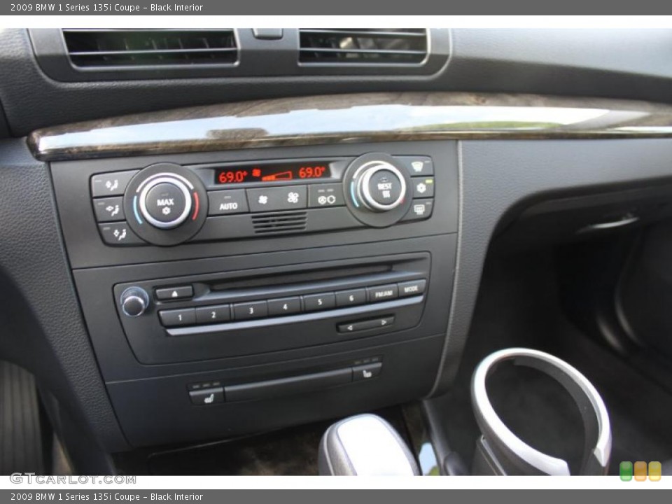 Black Interior Controls for the 2009 BMW 1 Series 135i Coupe #38569375