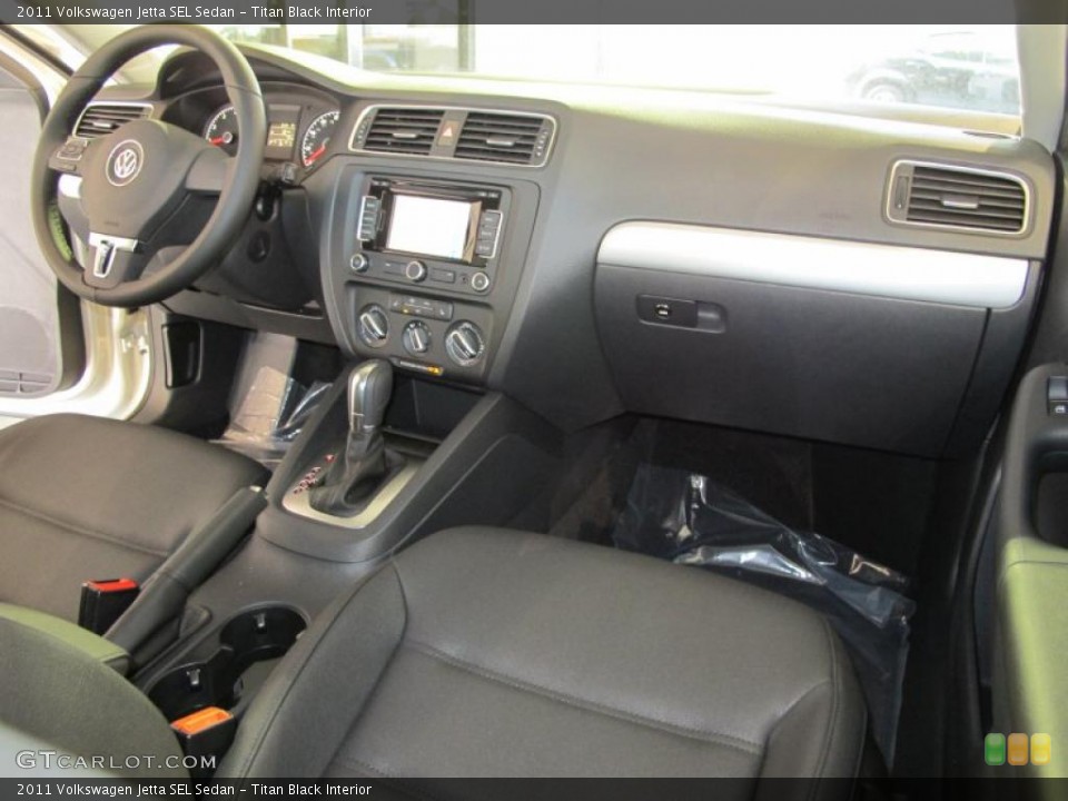 Titan Black Interior Photo for the 2011 Volkswagen Jetta SEL Sedan #38571972