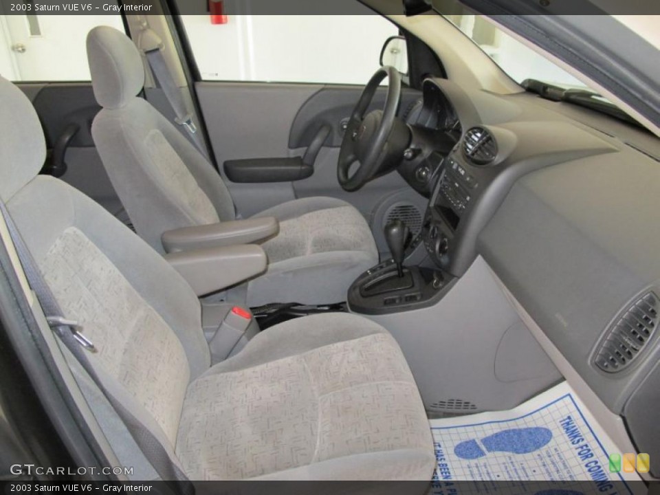 Gray Interior Photo for the 2003 Saturn VUE V6 #38573060
