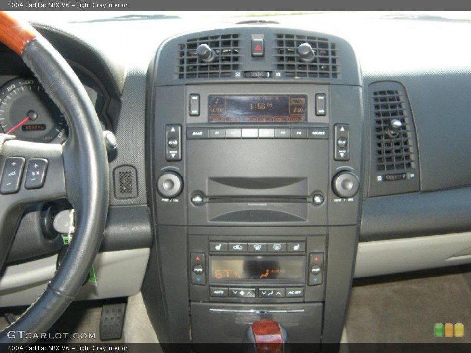 Light Gray Interior Controls for the 2004 Cadillac SRX V6 #38578712