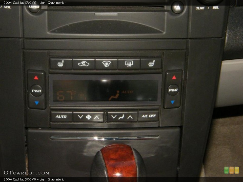 Light Gray Interior Controls for the 2004 Cadillac SRX V6 #38578768