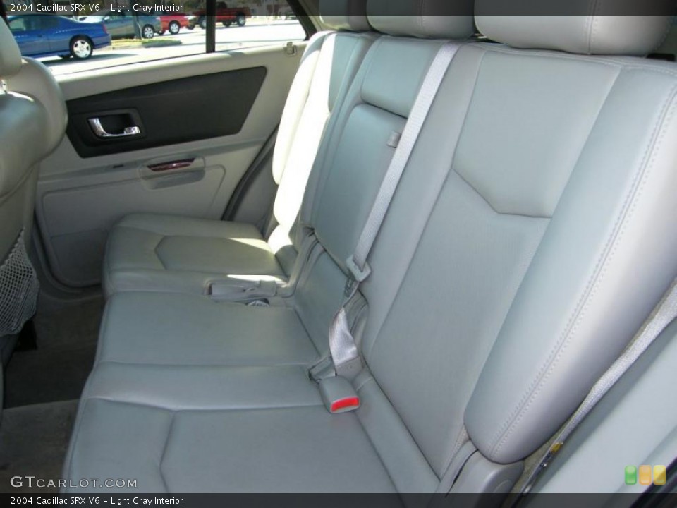 Light Gray Interior Photo for the 2004 Cadillac SRX V6 #38578784
