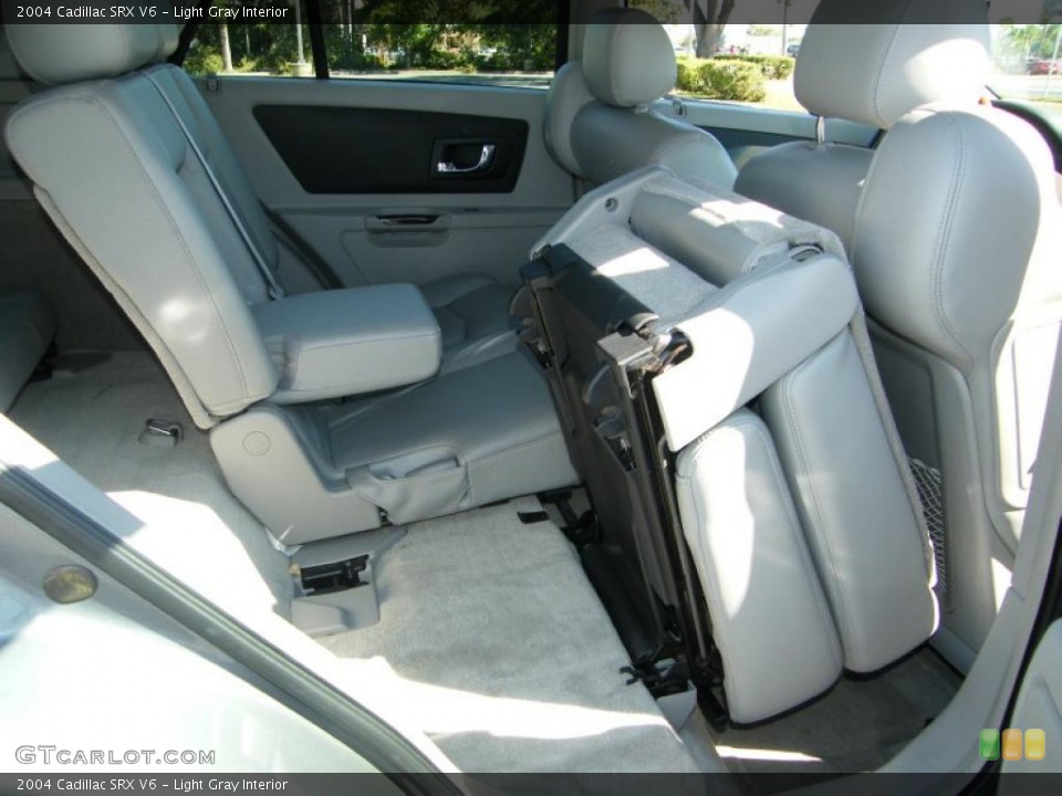 Light Gray Interior Photo for the 2004 Cadillac SRX V6 #38578872