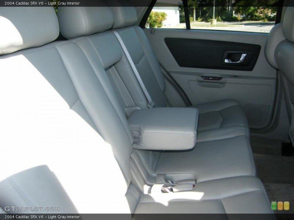 Light Gray Interior Photo for the 2004 Cadillac SRX V6 #38578888