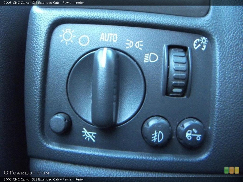 Pewter Interior Controls for the 2005 GMC Canyon SLE Extended Cab #38579488