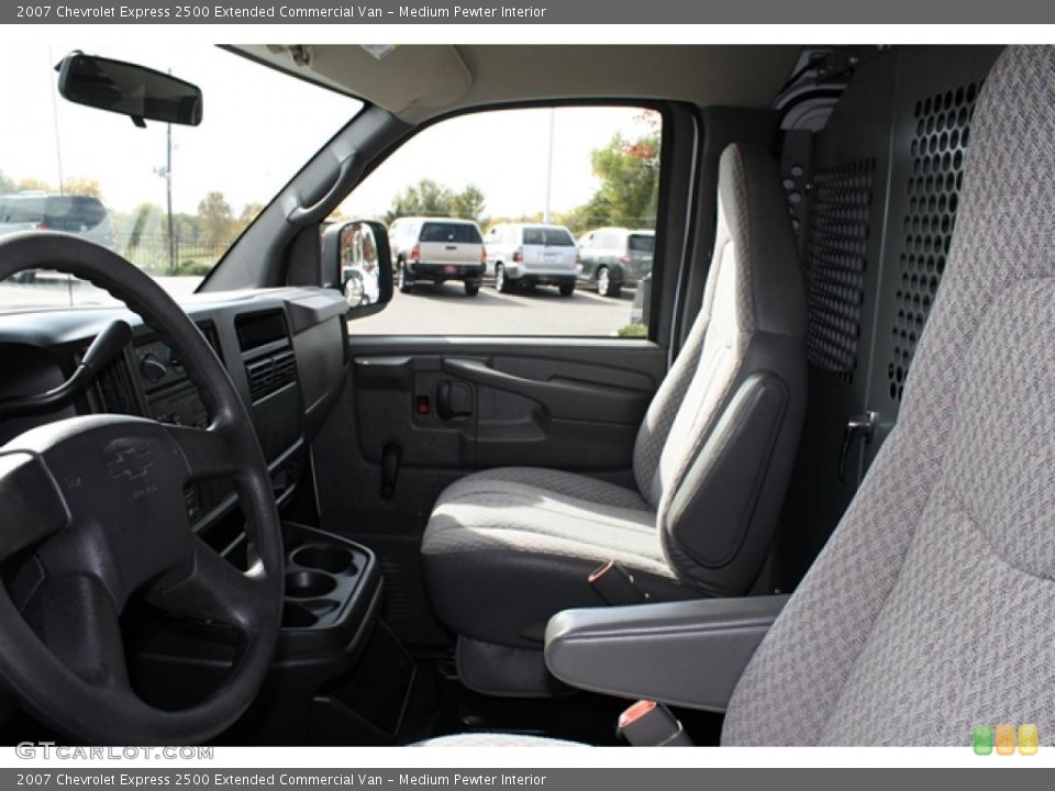 Medium Pewter Interior Photo for the 2007 Chevrolet Express 2500 Extended Commercial Van #38579552