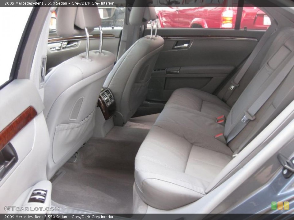 Grey/Dark Grey Interior Photo for the 2009 Mercedes-Benz S 550 Sedan #38579607