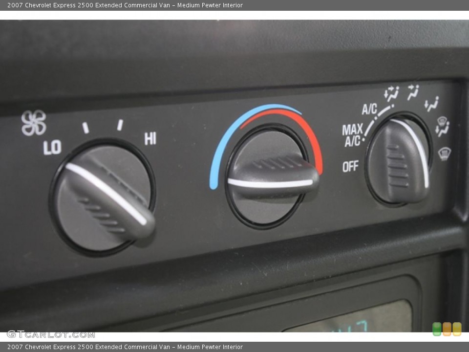 Medium Pewter Interior Controls for the 2007 Chevrolet Express 2500 Extended Commercial Van #38579760