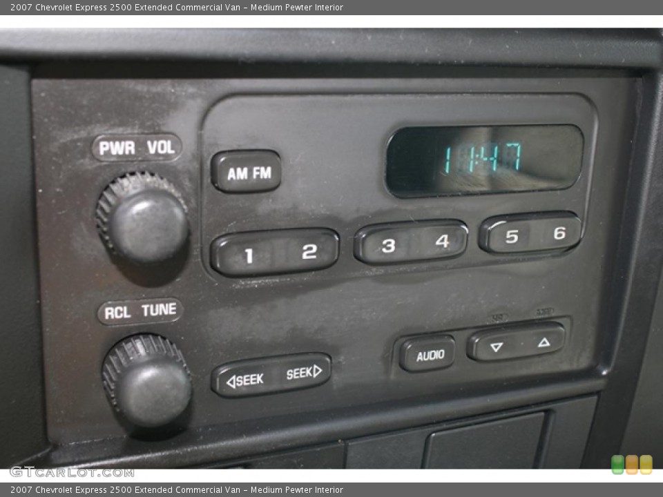 Medium Pewter Interior Controls for the 2007 Chevrolet Express 2500 Extended Commercial Van #38579776