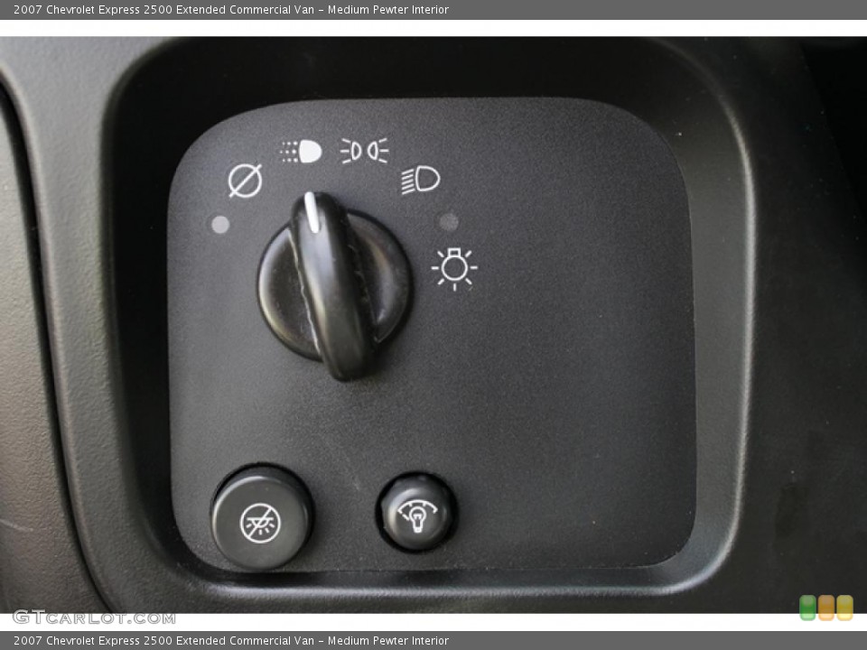 Medium Pewter Interior Controls for the 2007 Chevrolet Express 2500 Extended Commercial Van #38579860