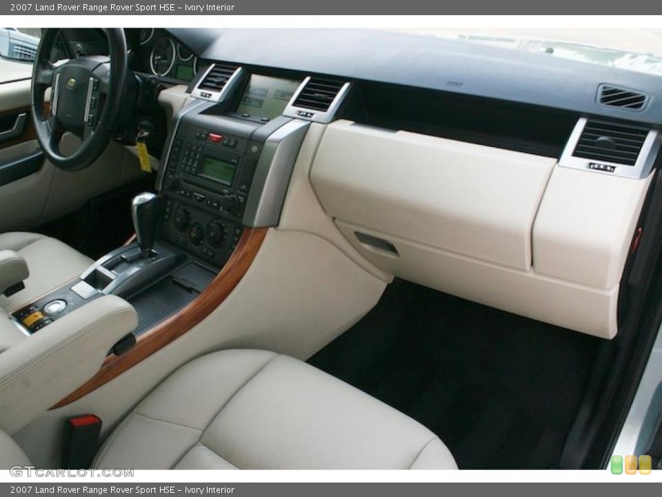 Ivory Interior Dashboard for the 2007 Land Rover Range Rover Sport HSE #38580820
