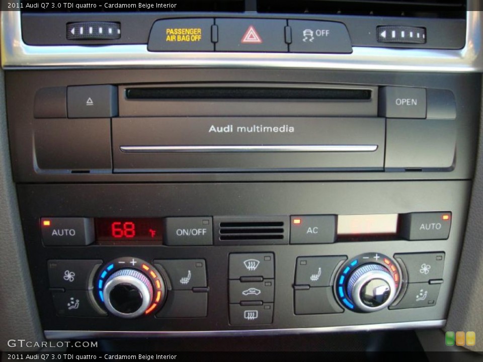 Cardamom Beige Interior Controls for the 2011 Audi Q7 3.0 TDI quattro #38582428