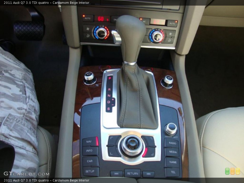 Cardamom Beige Interior Transmission for the 2011 Audi Q7 3.0 TDI quattro #38582444