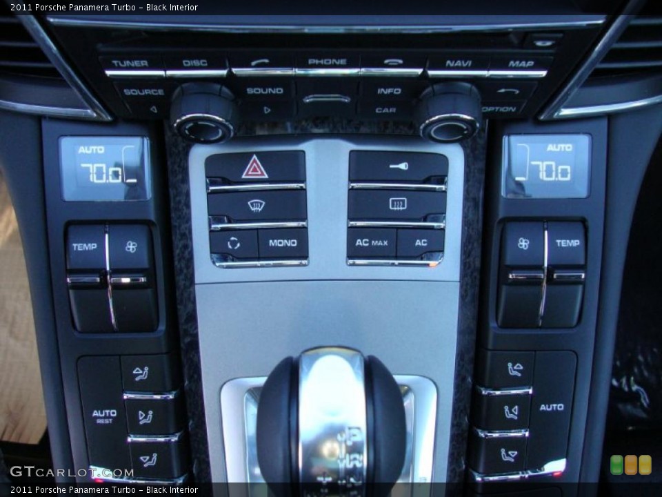Black Interior Controls for the 2011 Porsche Panamera Turbo #38583756