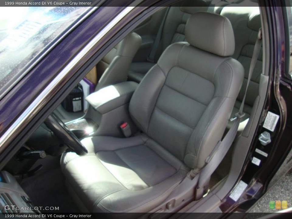 Gray Interior Photo for the 1999 Honda Accord EX V6 Coupe #38585757