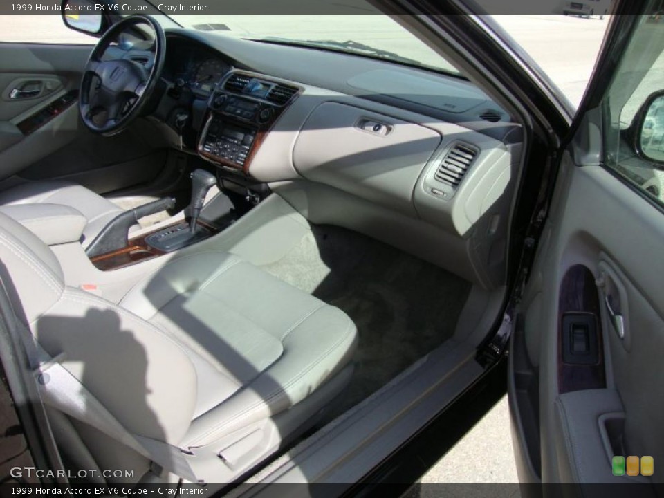 Gray Interior Photo for the 1999 Honda Accord EX V6 Coupe #38585773