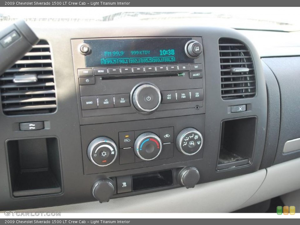 Light Titanium Interior Controls for the 2009 Chevrolet Silverado 1500 LT Crew Cab #38589517
