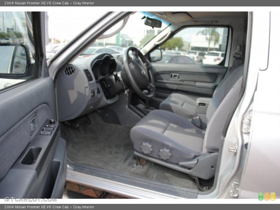 Gray Interior Photo for the 2004 Nissan Frontier XE V6 Crew Cab #38591169