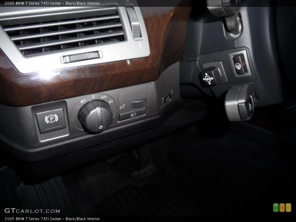 Black/Black Interior Controls for the 2005 BMW 7 Series 745i Sedan #38591713